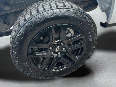 Used 2022 Chevrolet Silverado 1500 Custom Trail Boss AWD/4WD image 16