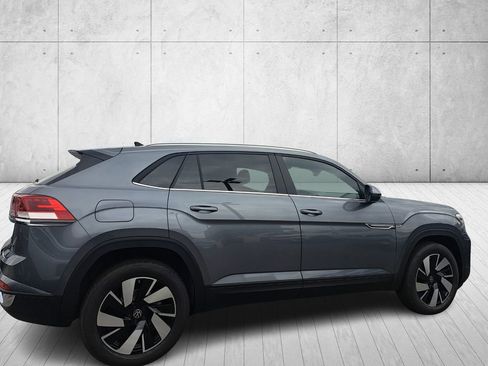 Used 2025 Volkswagen Atlas Cross Sport SE image 5