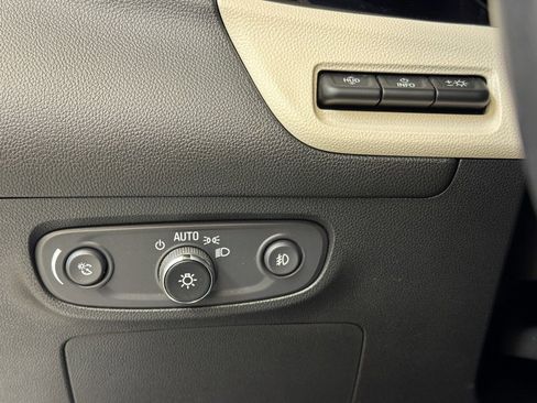 Used 2020 Buick Encore GX Essence w/ Experience Buick Package image 14