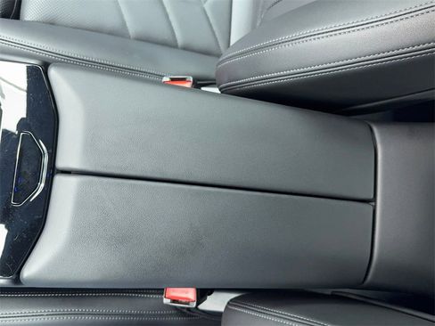 Used 2025 BMW 530i image 32