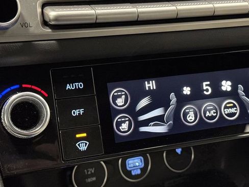 Used 2025 Genesis G70 2.5T w/ Sport Prestige Package image 8