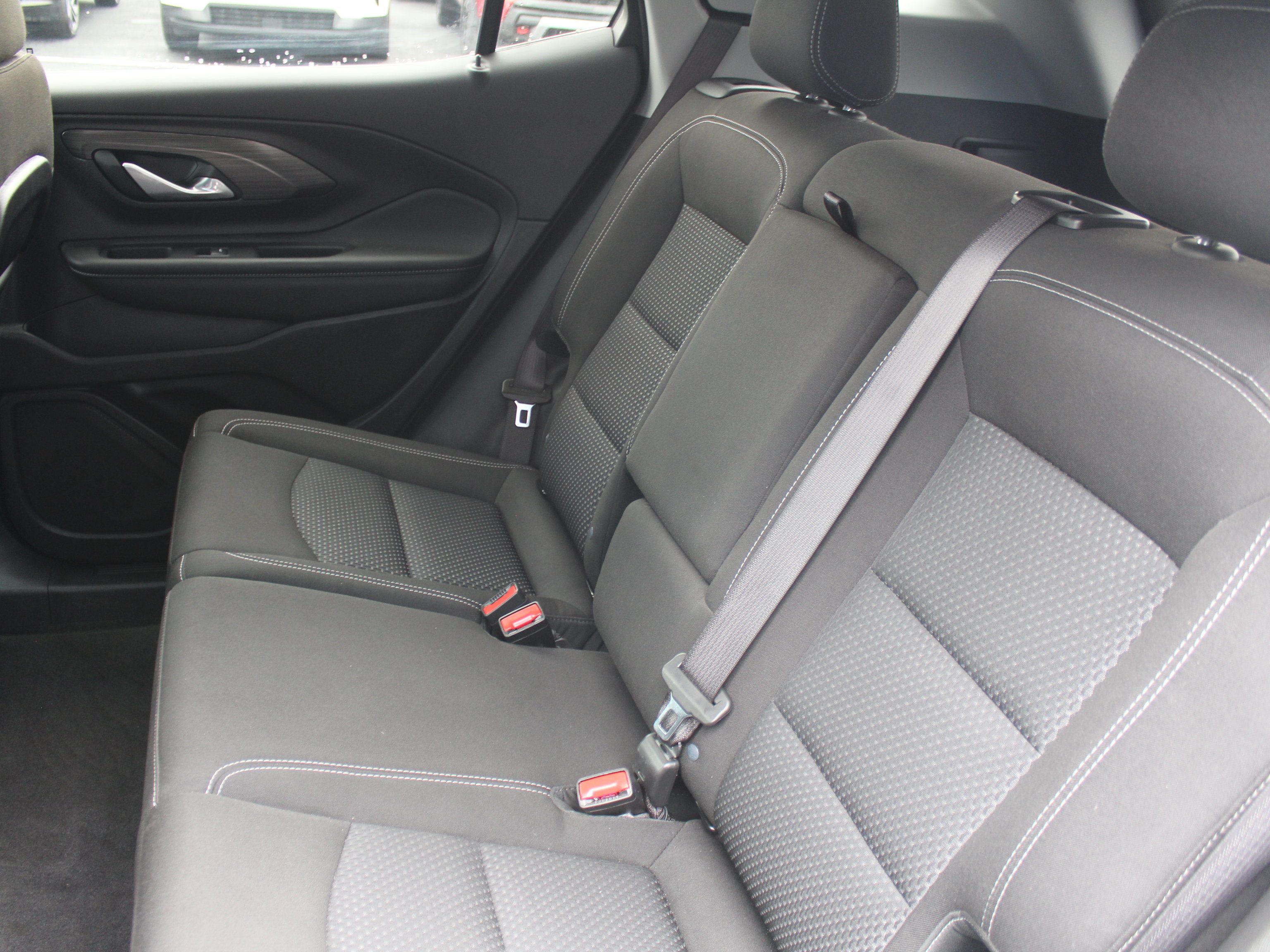Used 2024 GMC Terrain SLE AWD/4WD image 23