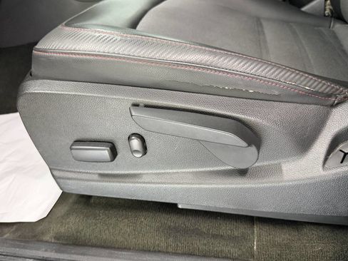 Used 2016 GMC Canyon SLE w/ All Terrain Adventure Package image 46