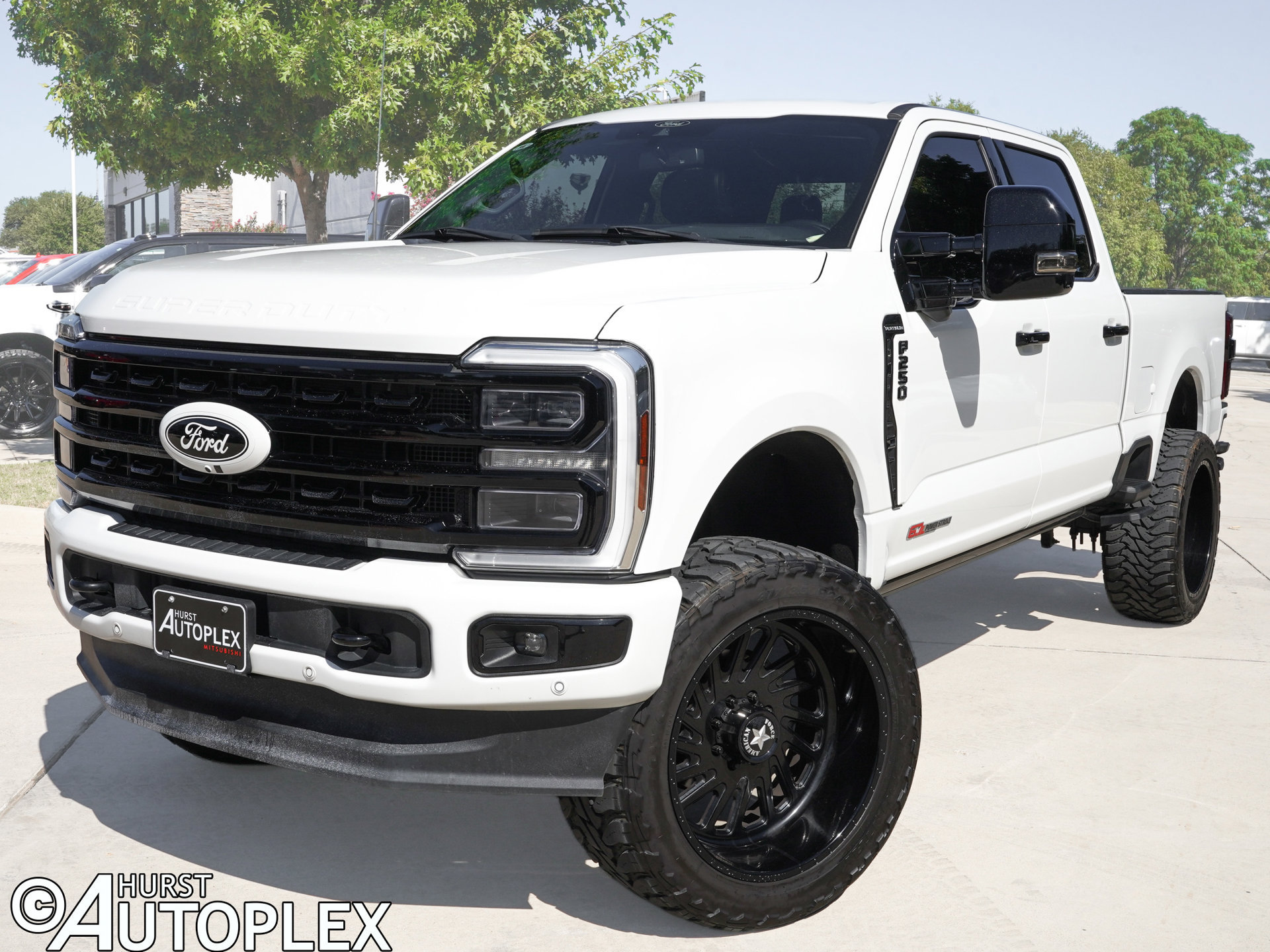 Used 2024 Ford F250 Platinum AWD/4WD image 1
