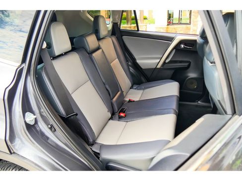 Used 2015 Toyota RAV4 Limited image 19