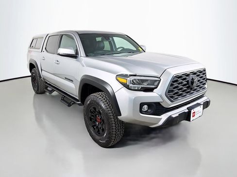 Used 2023 Toyota Tacoma TRD Off-Road w/ TRD Premium Off Road Package AWD/4WD image 4