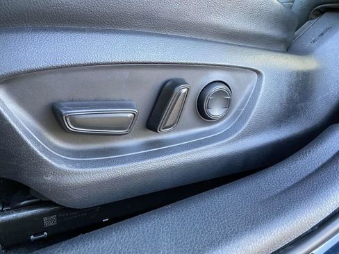 Used 2019 Toyota Camry SE image 17