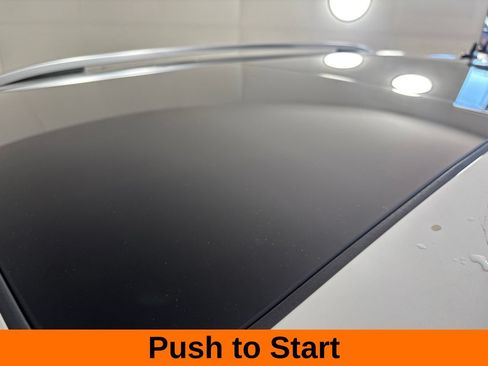 Used 2023 Volkswagen Tiguan SE w/ Panoramic Sunroof Package AWD/4WD image 9