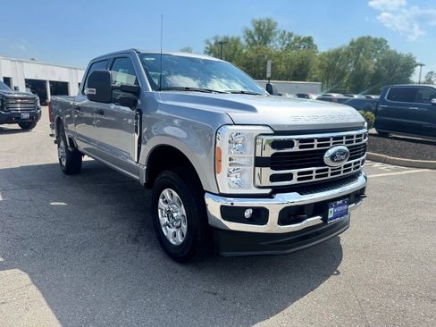 Used 2023 Ford F250 XLT AWD/4WD image 8