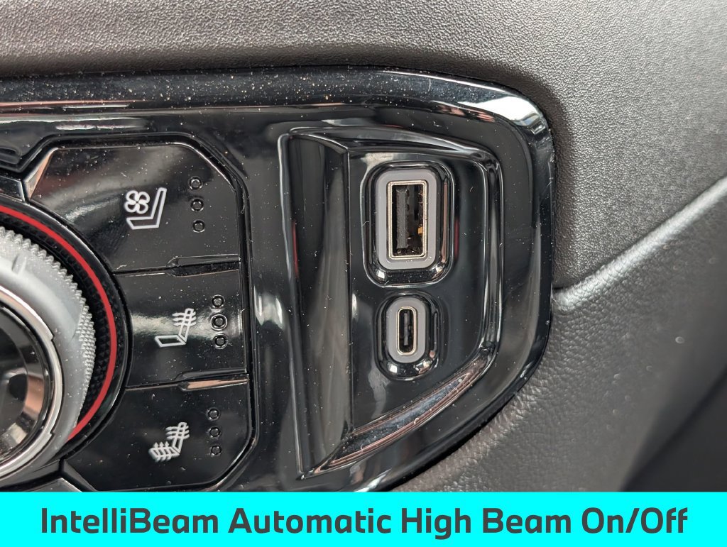 Used 2025 Chevrolet Silverado 1500 High Country w/ Technology Package AWD/4WD image 20