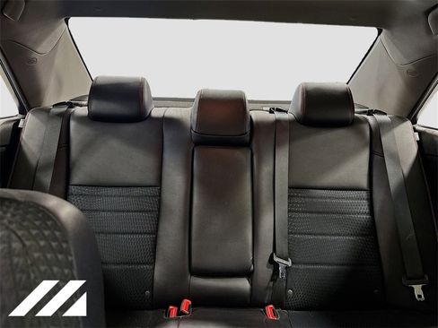Used 2015 Toyota Camry SE image 29