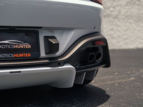 Used 2019 Aston Martin V8 Vantage Coupe RWD image 4