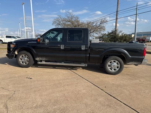 Used 2014 Ford F250 XLT w/ XLT Premium Package image 4