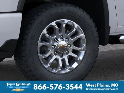 New 2026 Chevrolet Silverado 2500 LT w/ Z71 Chrome Sport Edition AWD/4WD image 9