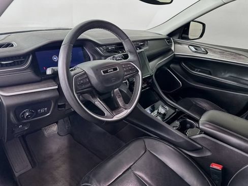 Used 2022 Jeep Grand Cherokee L Limited AWD/4WD image 13