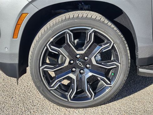 New 2026 Chevrolet Suburban RST w/ RST Capability Package image 9