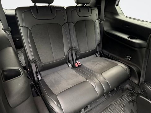 Used 2023 Jeep Grand Cherokee L Laredo image 20