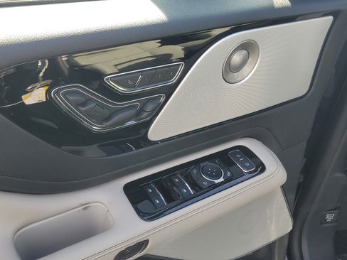 New 2026 Lincoln Aviator Reserve AWD/4WD image 9
