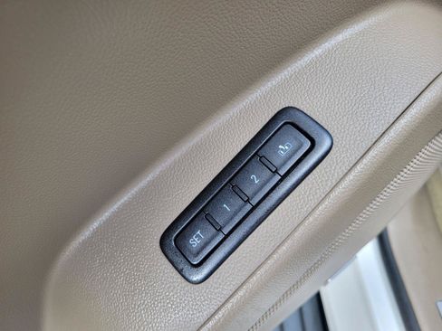 Used 2018 Chevrolet Tahoe LT RWD image 10