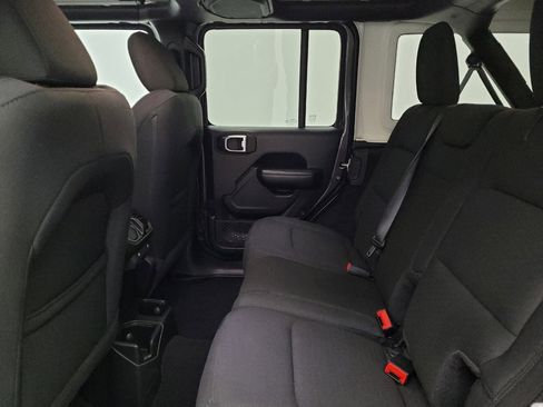 Used 2019 Jeep Wrangler Unlimited Sport S image 18