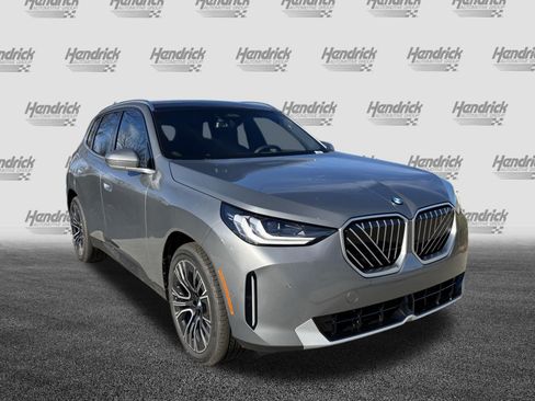 Used 2026 BMW X3 xDrive30i w/ Convenience Package AWD/4WD image 2