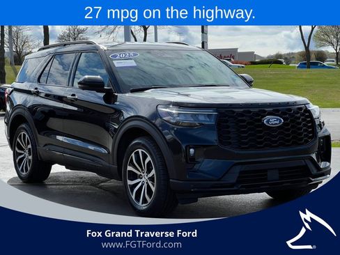 Certified 2025 Ford Explorer ST-Line AWD/4WD image 41