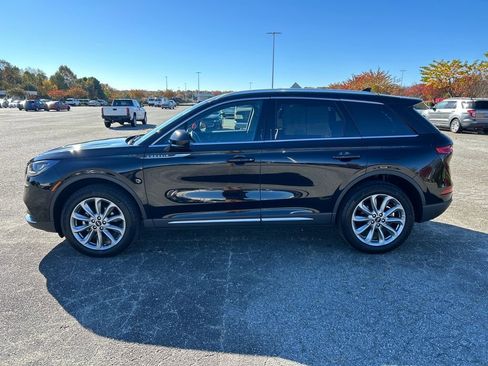 Used 2022 Lincoln Corsair AWD w/ Premium Package image 2