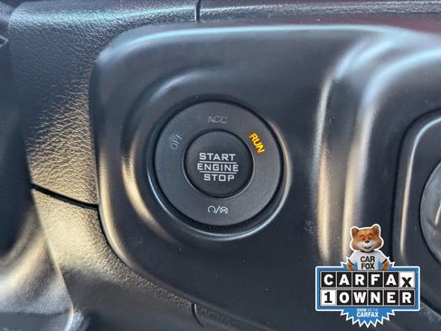 Used 2021 Jeep Wrangler Unlimited Rubicon AWD/4WD image 32