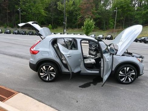 Used 2024 Volvo XC40 B5 Plus w/ Protection Package Premier AWD/4WD image 46
