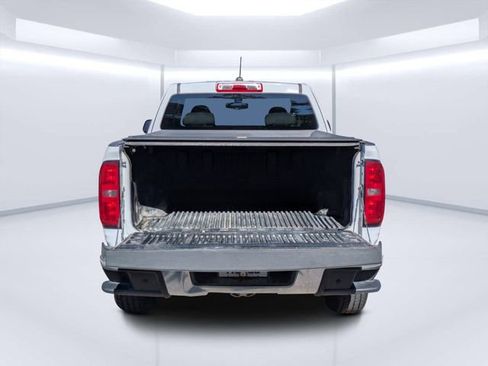 Used 2017 Chevrolet Colorado W/T w/ WT Convenience Package RWD image 12