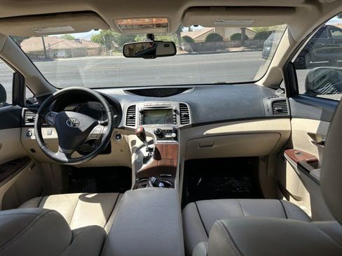 Used 2010 Toyota Venza FWD image 18