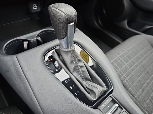 Used 2023 Honda HR-V LX image 14