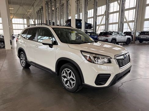Used 2020 Subaru Forester Premium AWD/4WD image 1