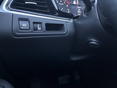 Used 2025 Cadillac XT5 Premium Luxury image 26