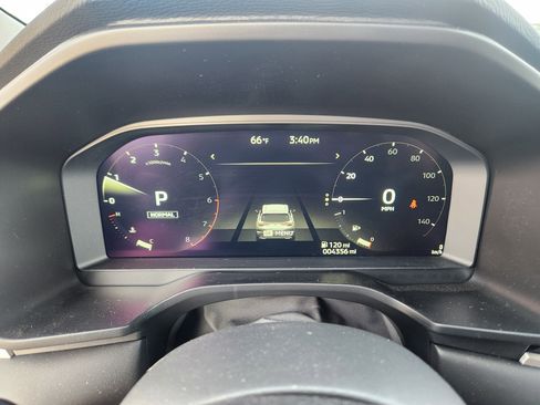 Used 2025 Mitsubishi Outlander SE image 12