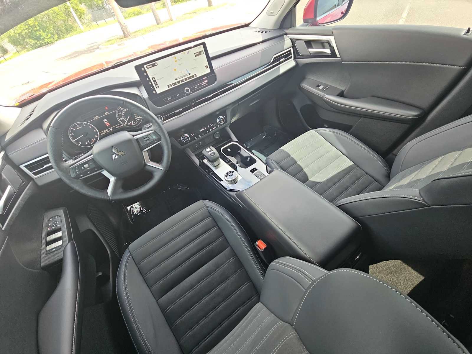 Used 2026 Mitsubishi Outlander SE FWD image 23