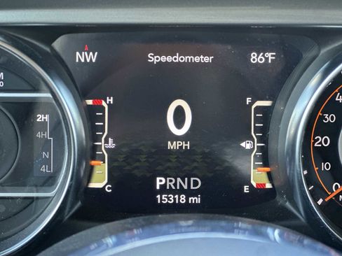 Used 2022 Jeep Gladiator Overland w/ Trailer Tow Package image 10