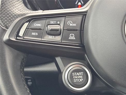 Used 2024 Alfa Romeo Tonale Ti w/ Premium Interior Package image 34