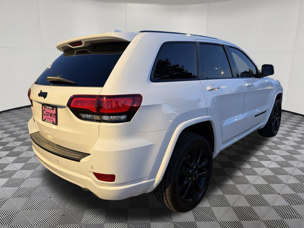 Used 2020 Jeep Grand Cherokee Altitude AWD/4WD image 7
