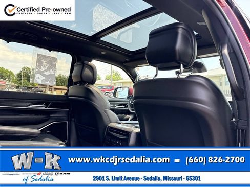 Certified 2022 Jeep Wagoneer Series III w/ Premium Group I AWD/4WD image 38