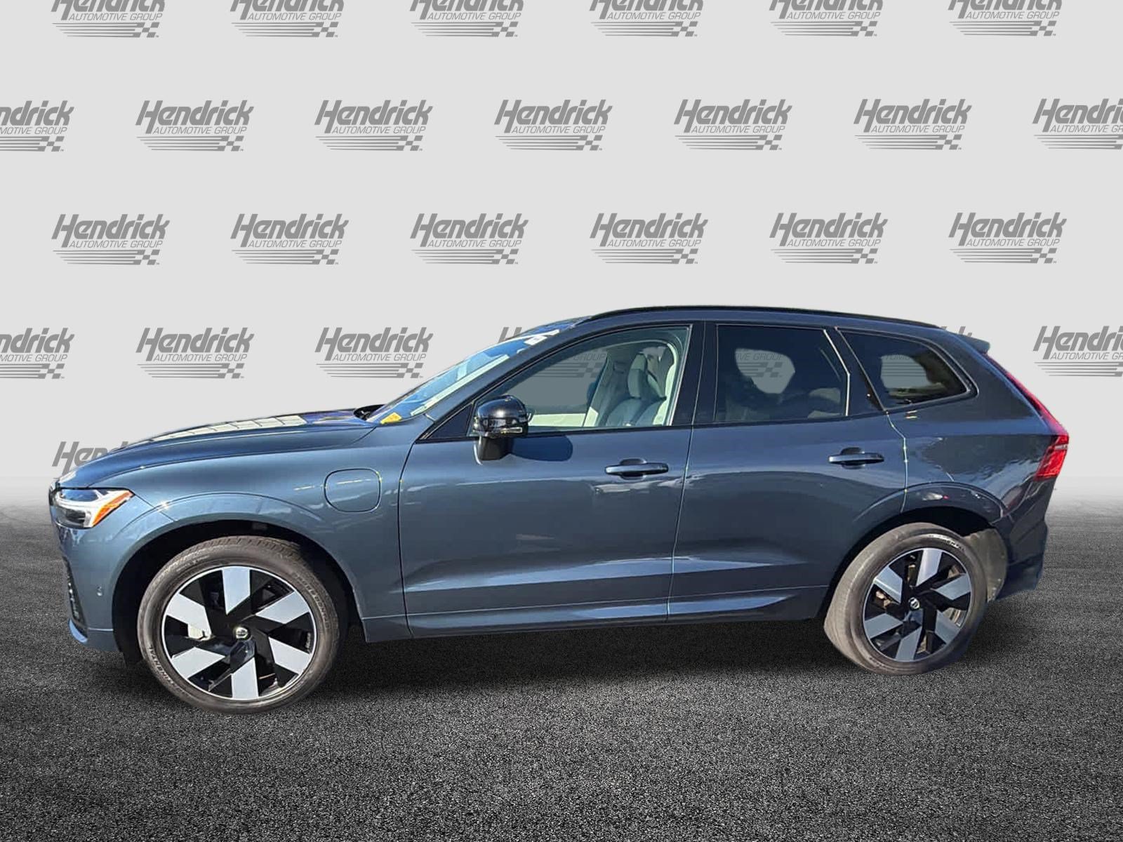 Used 2024 Volvo XC60 T8 Plus w/ Protection Package Premier AWD/4WD image 9