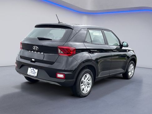 New 2025 Hyundai Venue SE image 5
