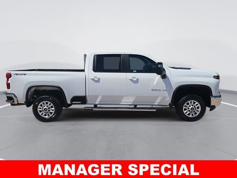 Used 2025 Chevrolet Silverado 2500 LT w/ Convenience Package AWD/4WD image 2