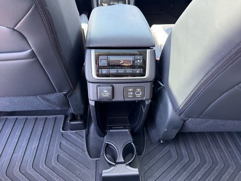 Used 2025 Subaru Ascent Touring w/ Popular Package #1 AWD/4WD image 16