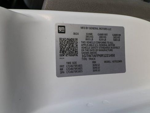 Used 2024 GMC Savana 2500 w/ Driver Convenience Package RWD image 27
