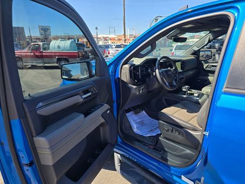 Used 2023 Chevrolet Silverado 1500 ZR2 w/ Technology Package AWD/4WD image 19