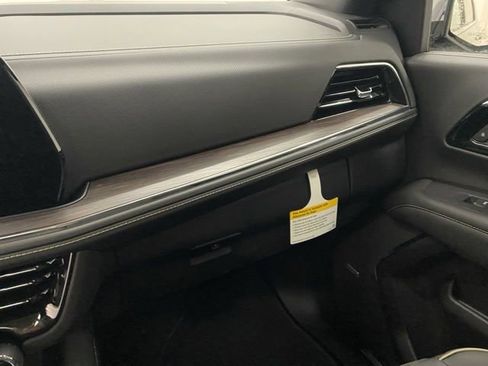 New 2026 Chevrolet Suburban Premier AWD/4WD image 21
