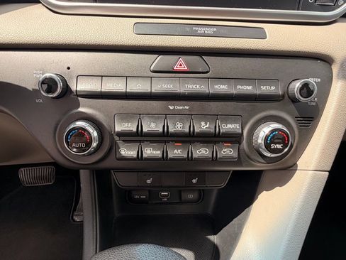 Used 2021 Kia Sportage LX w/ LX AWD Popular Package image 26