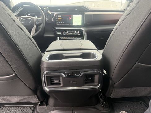 Used 2025 GMC Sierra 2500 Denali w/ Denali Reserve Package image 17