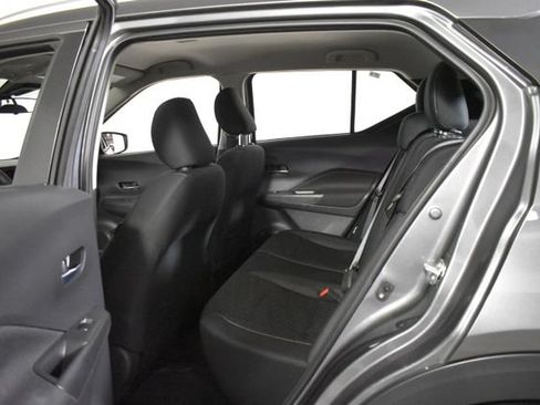 Used 2024 Nissan Kicks SV FWD image 27